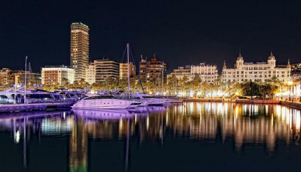 Precioso Piso Frente Al Mar Con Enorme Terraza Apartman El Campello Kültér fotó
